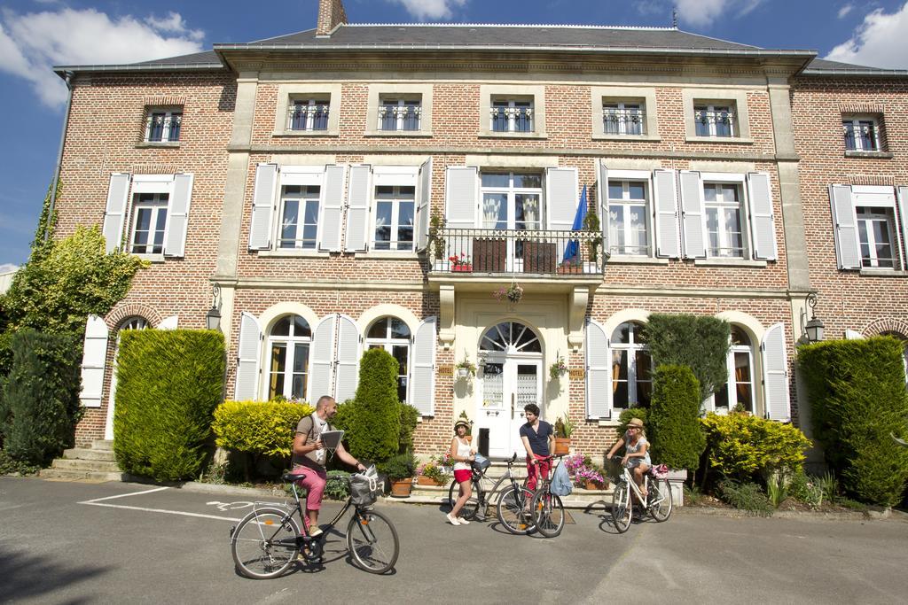Hotel Le Clos Du Montvinage Etreaupont Exterior foto